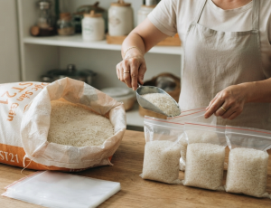 Gạo ST21 sau khi mở bao: chia phần để hạn chế hút ẩm